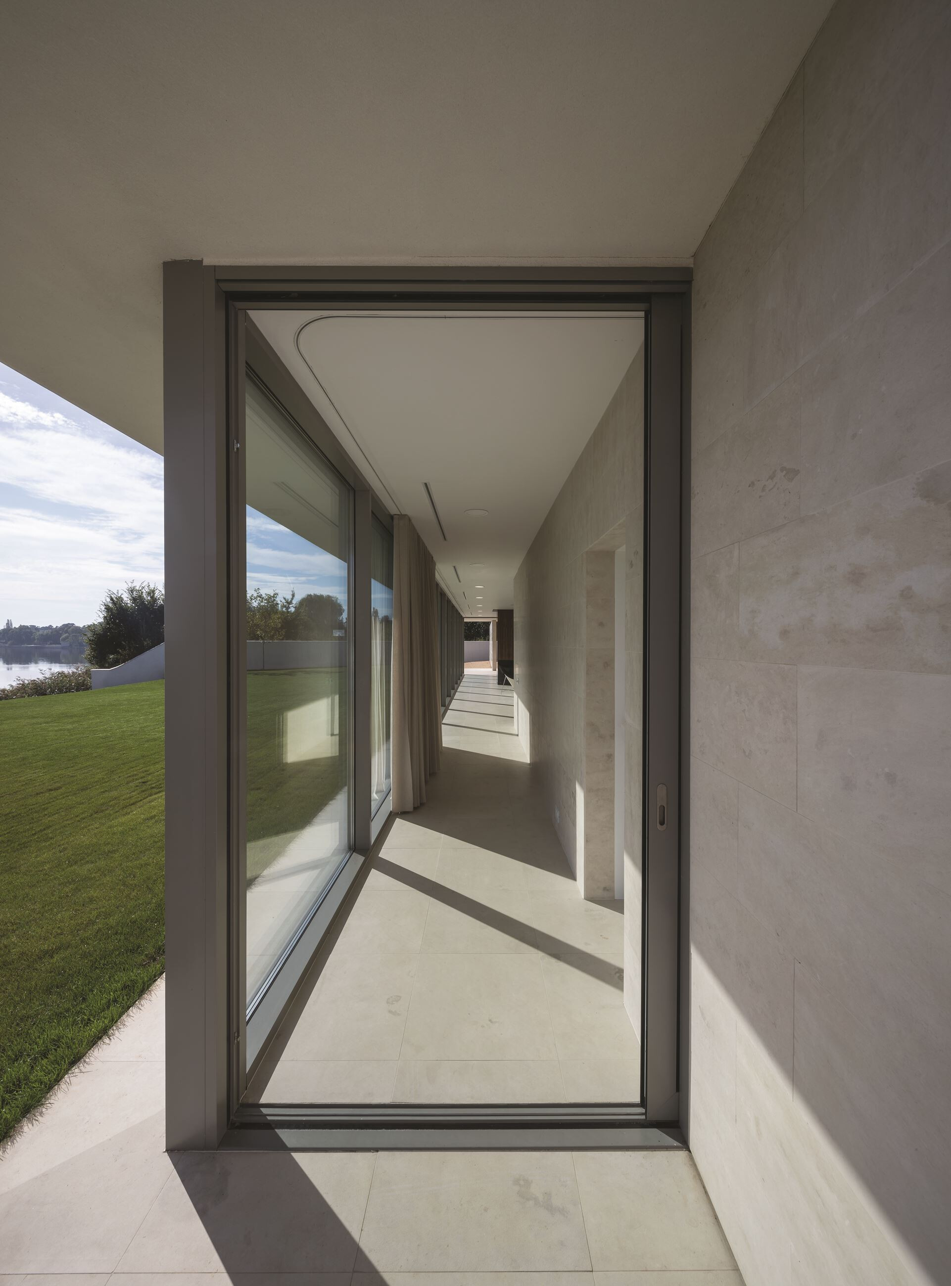 https://archello.com/story/48396/attachments/photos-videos/6 photo_credit Radu Malasincu