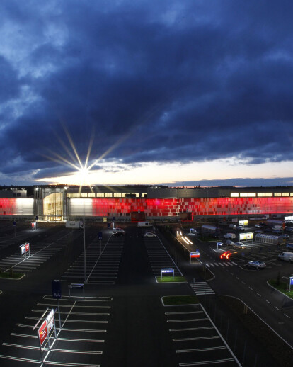 Matkus Shopping Centre in Kupio - 4500m² LED backlit polycarbonate rainscreen 