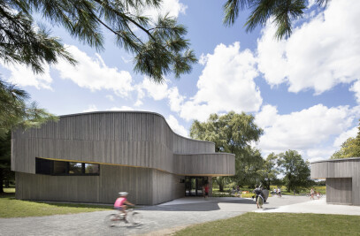 Services and Discovery Center of Îles-de-Boucherville National Park