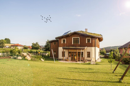 Sustainable organic family house