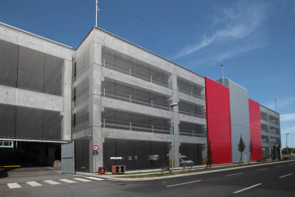 Facade cladding with HAVER Architectural Mesh at The car park of the Exhibition Centre Bologna. 