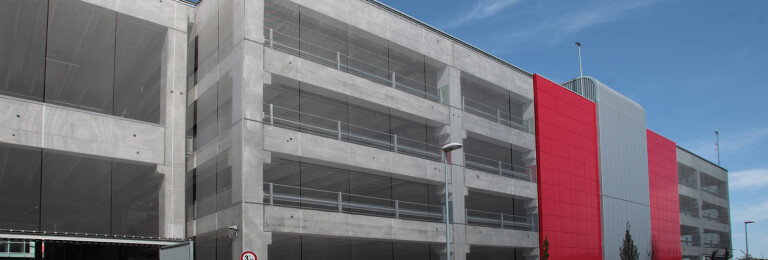 Facade cladding with HAVER Architectural Mesh at The car park of the Exhibition Centre Bologna. 