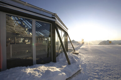 Zugspitze Mountain Restaurant - SL70 - Panels Closed