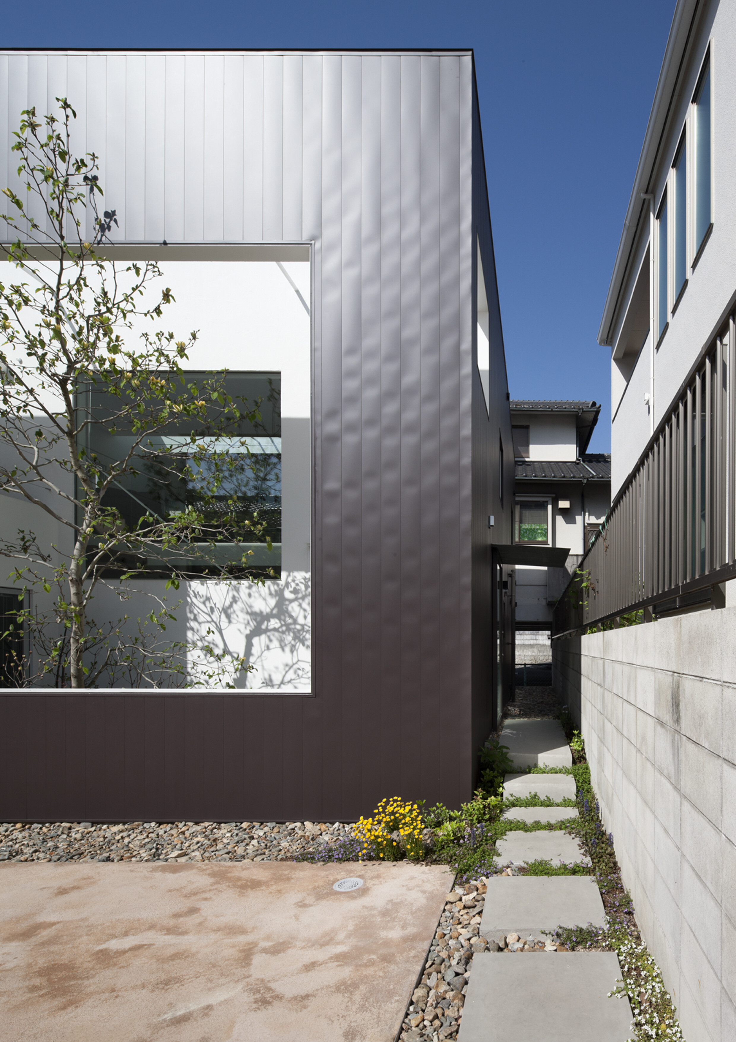 frame--C-UID-photo-Hiroshi- frame--C-UID-photo-Hiroshi-