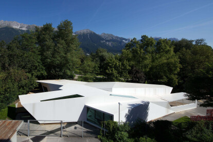 Experimental school for art and architecture