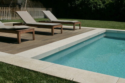 Contemporary swimmingpool surrounds