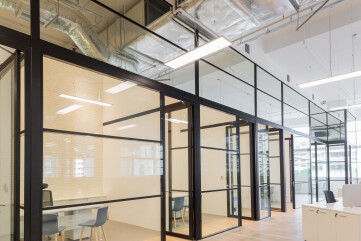Métropolines 1 in Retro Style glazed interior partition system Métropolines 1 in Retro Style glazed interior partition system