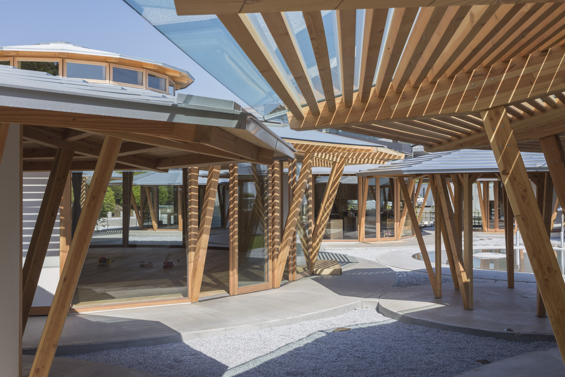 https://archello.com/story/56533/attachments/photos-videos/9 photo_credit Shinkenchiku-sha