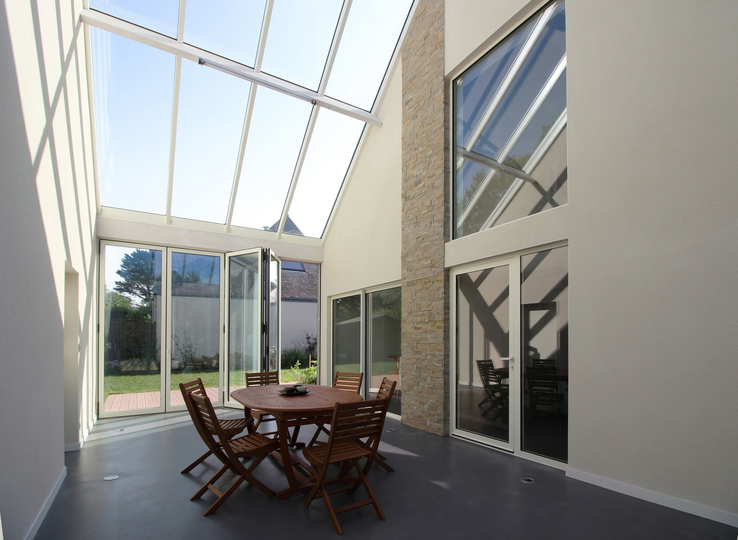 https://archello.com/story/56986/attachments/photos-videos/8 photo_credit J Guillo Architecte