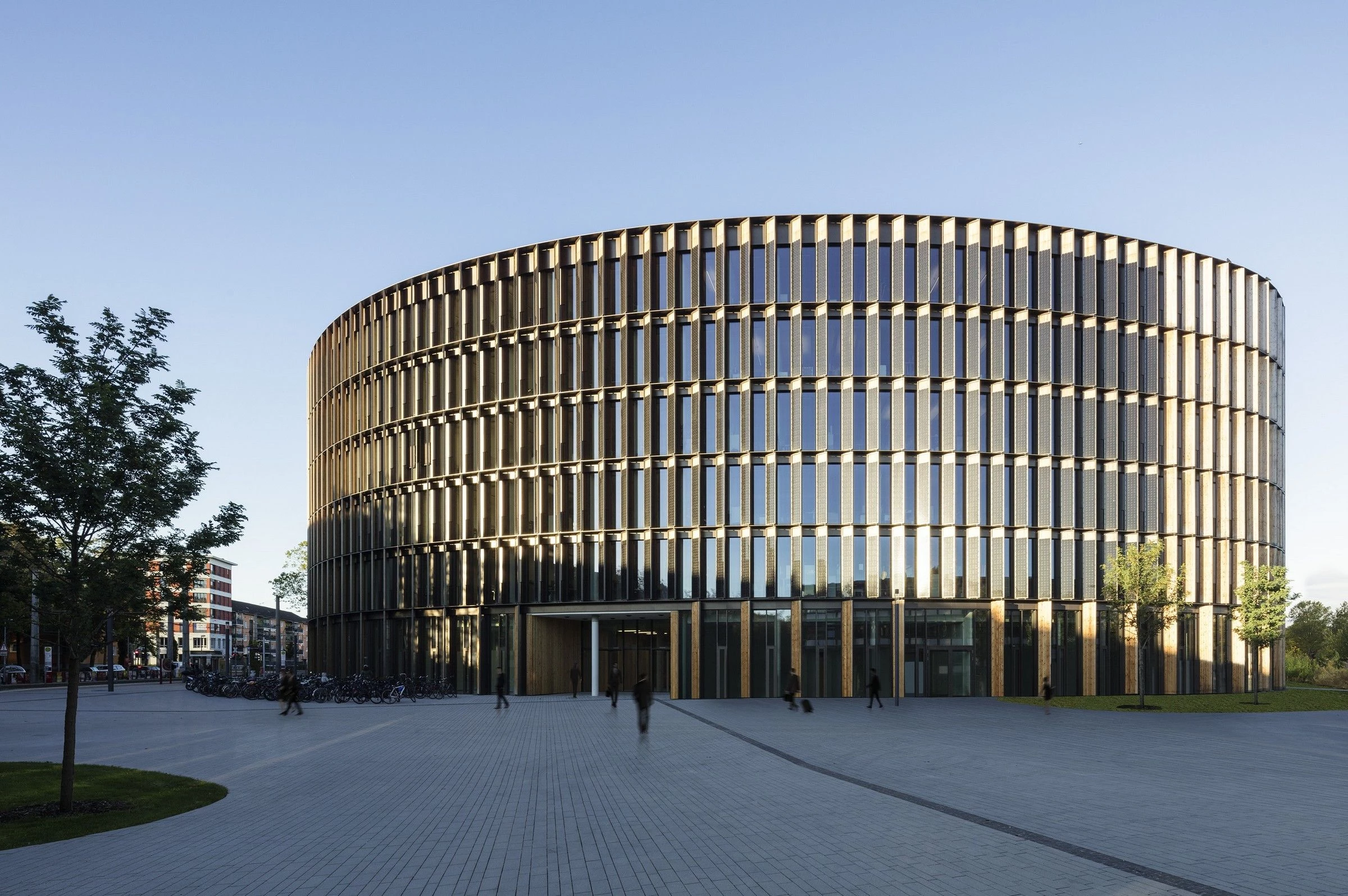 https://archello.com/story/50247/attachments/photos-videos/2 photo_credit © ingenhoven associates / HGEsch