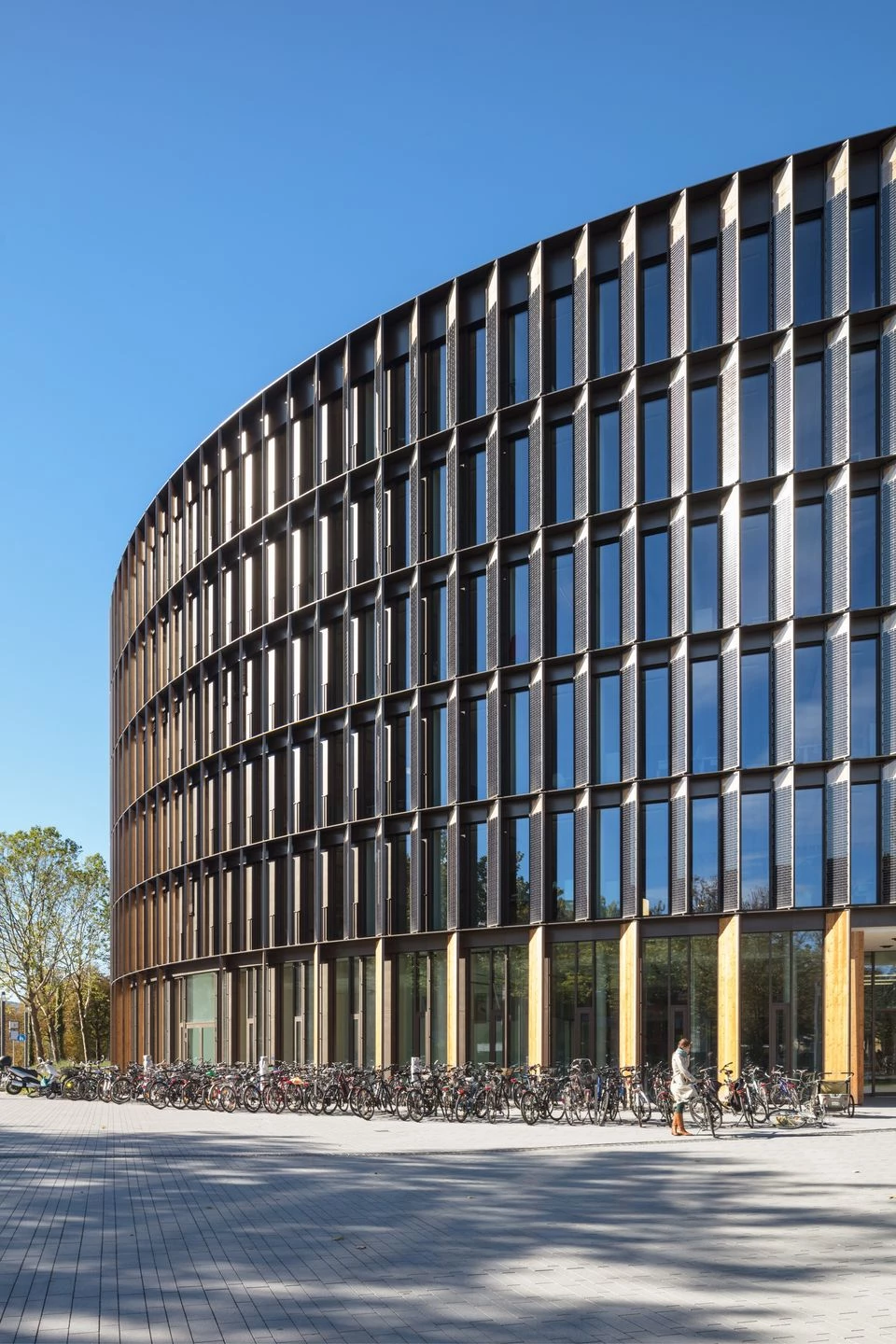 https://archello.com/story/50247/attachments/photos-videos/10 photo_credit © ingenhoven associates / HGEsch