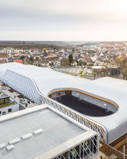 SPORTS COMPLEX IN CLAMART