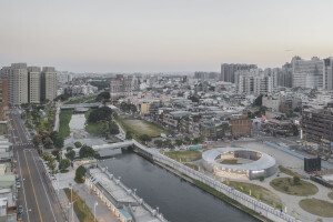 Contemporary Agora: an Election Campaign Headquarter