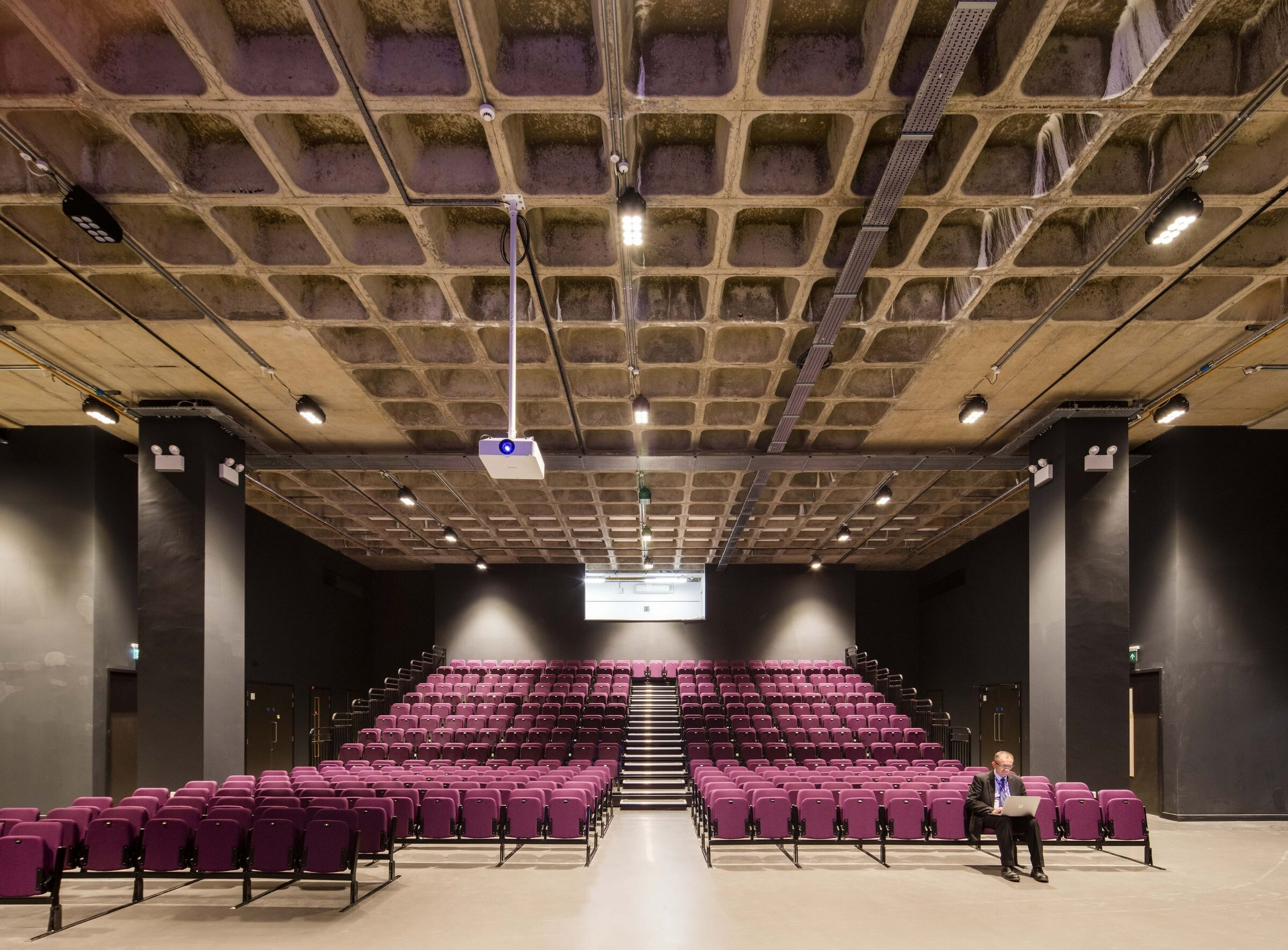 https://archello.com/story/64360/attachments/photos-videos/14 photo_credit © Will Scott