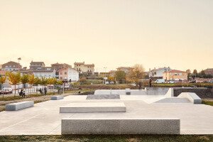 NAVARCLES SKATE PLAZA