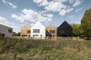 13 wood and straw houses for social housing
