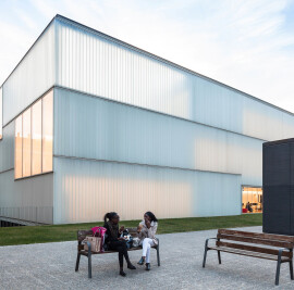 Carles Rahola Public Library