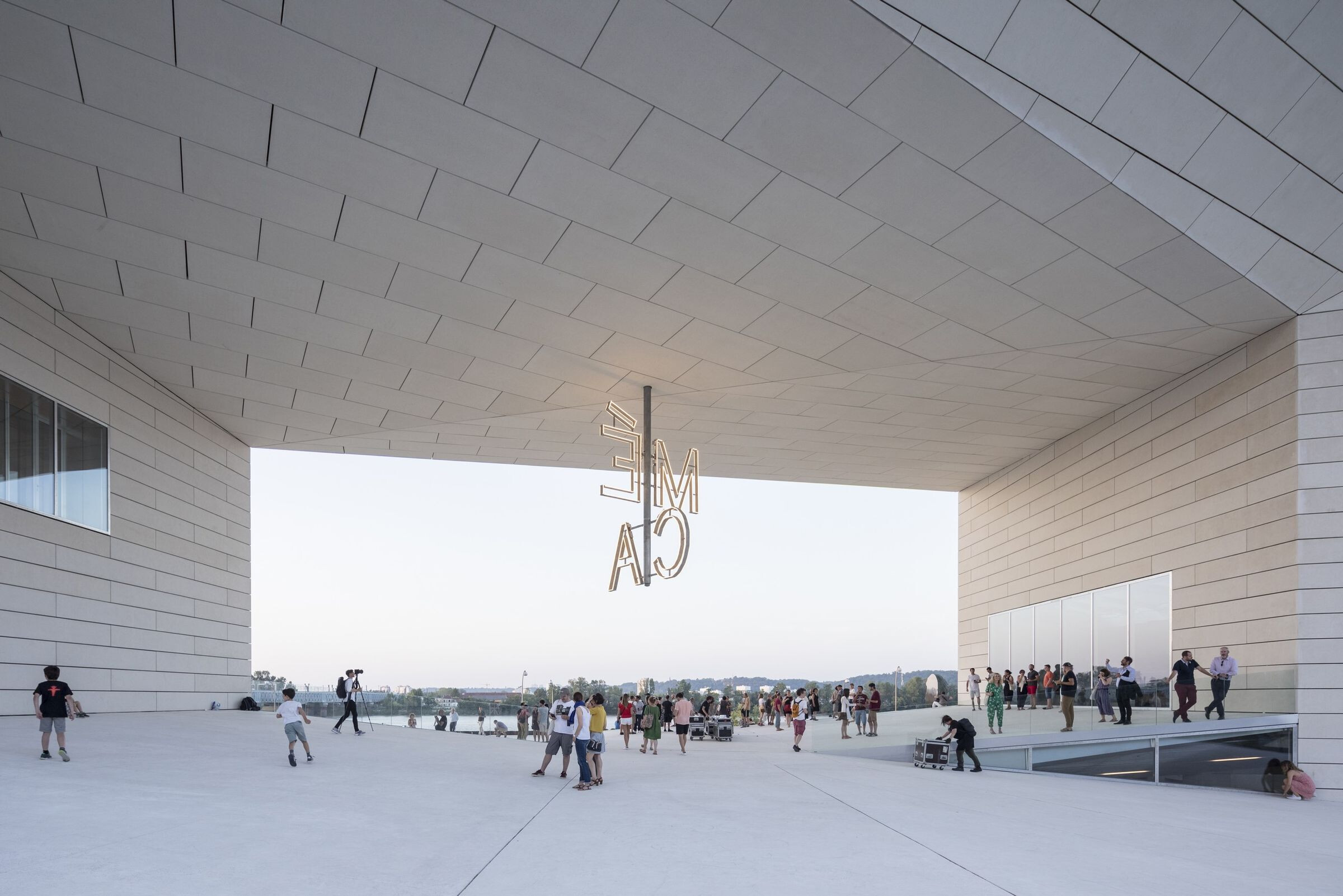 https://archello.com/story/40006/attachments/photos-videos/8 photo_credit Laurian Ghinitoiu