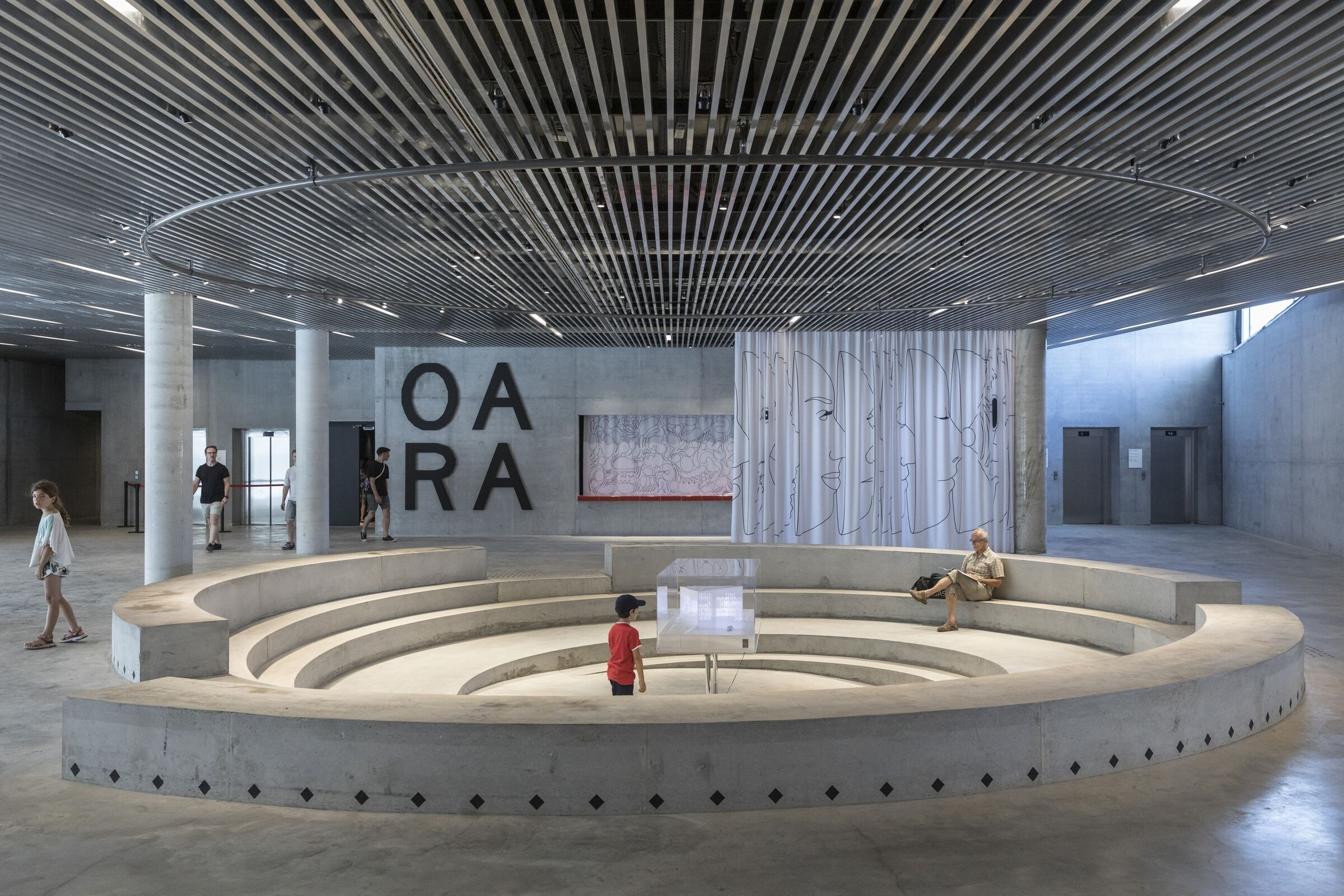 https://archello.com/story/40006/attachments/photos-videos/13 photo_credit Laurian Ghinitoiu