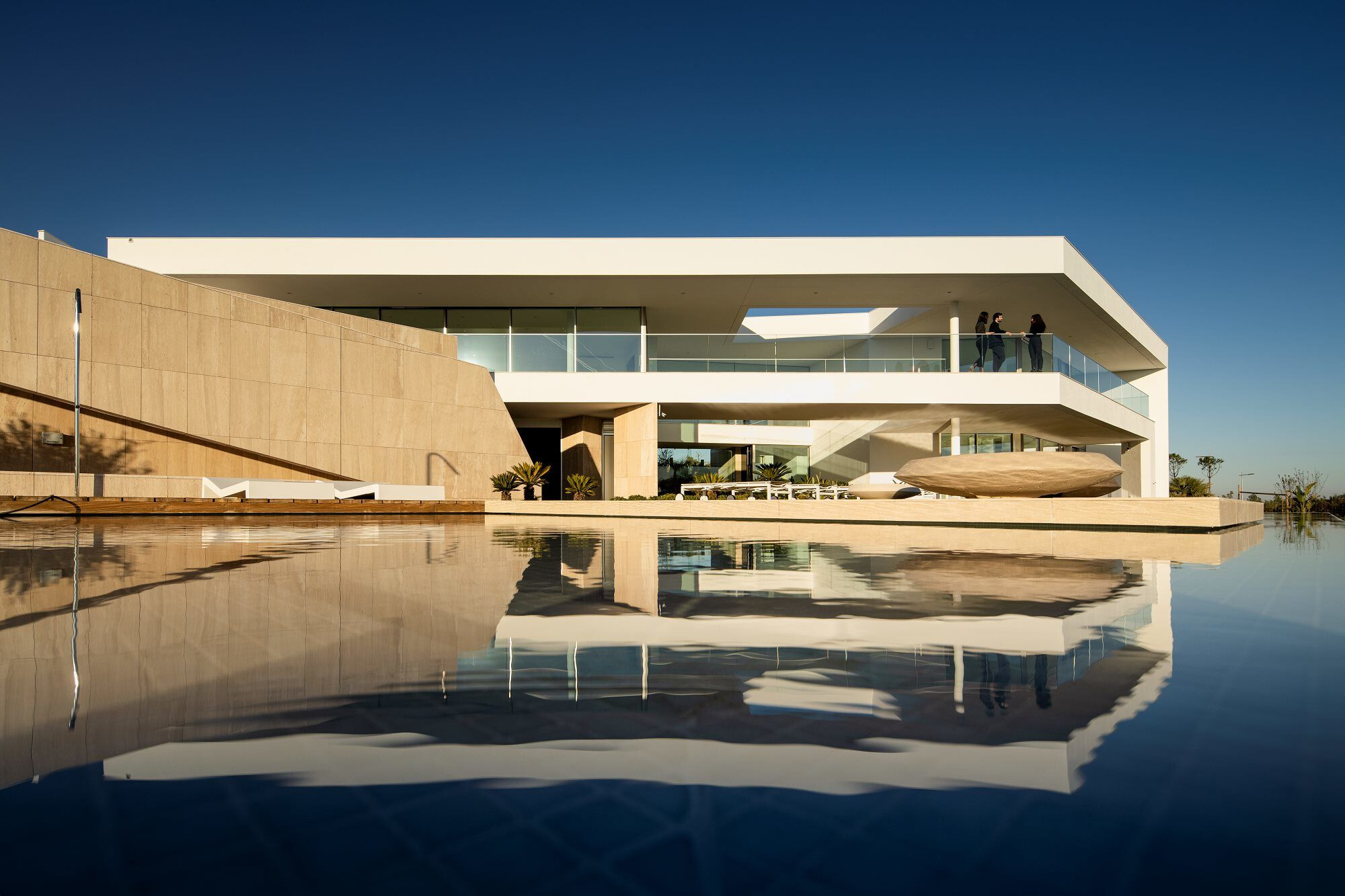 https://archello.com/story/67574/attachments/photos-videos/4 photo_credit © Fernando Guerra FG+SG