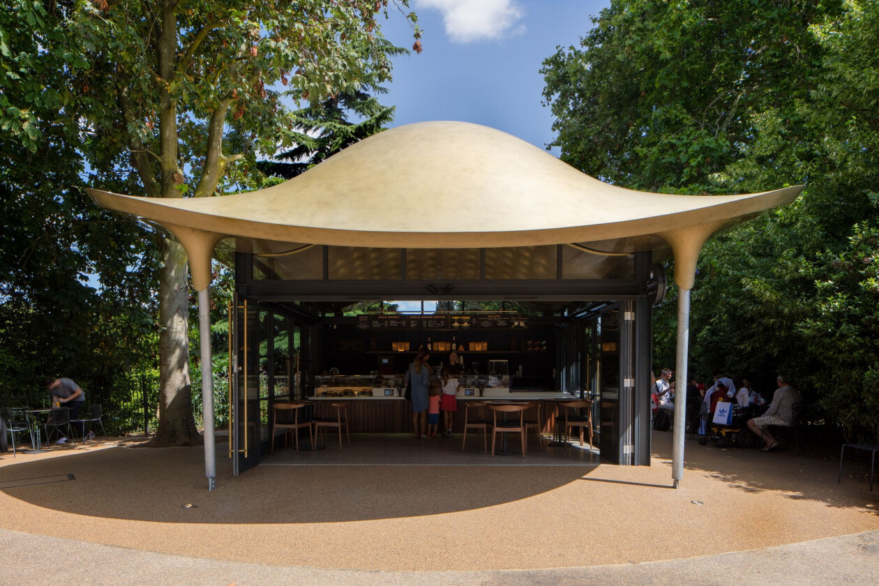 Stingray Inspired Architecture Emerges on Serpentine Lake