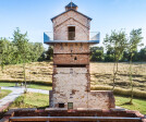 The former hop drying tower adapted as a lookout tower in the park.