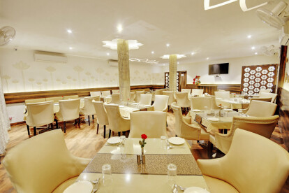 Restaurant interior designer