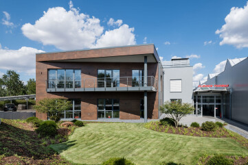 Ventilated façade cladding with FMG MAXFINE Ventilated façade cladding with FMG MAXFINE