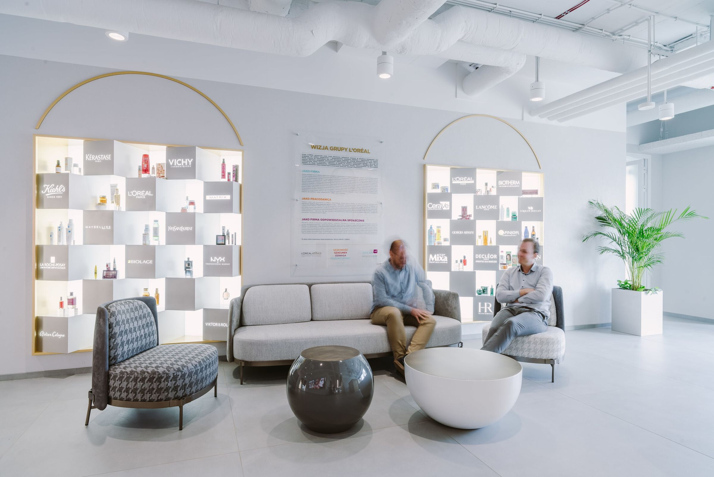 https://archello.com/story/70983/attachments/photos-videos/4