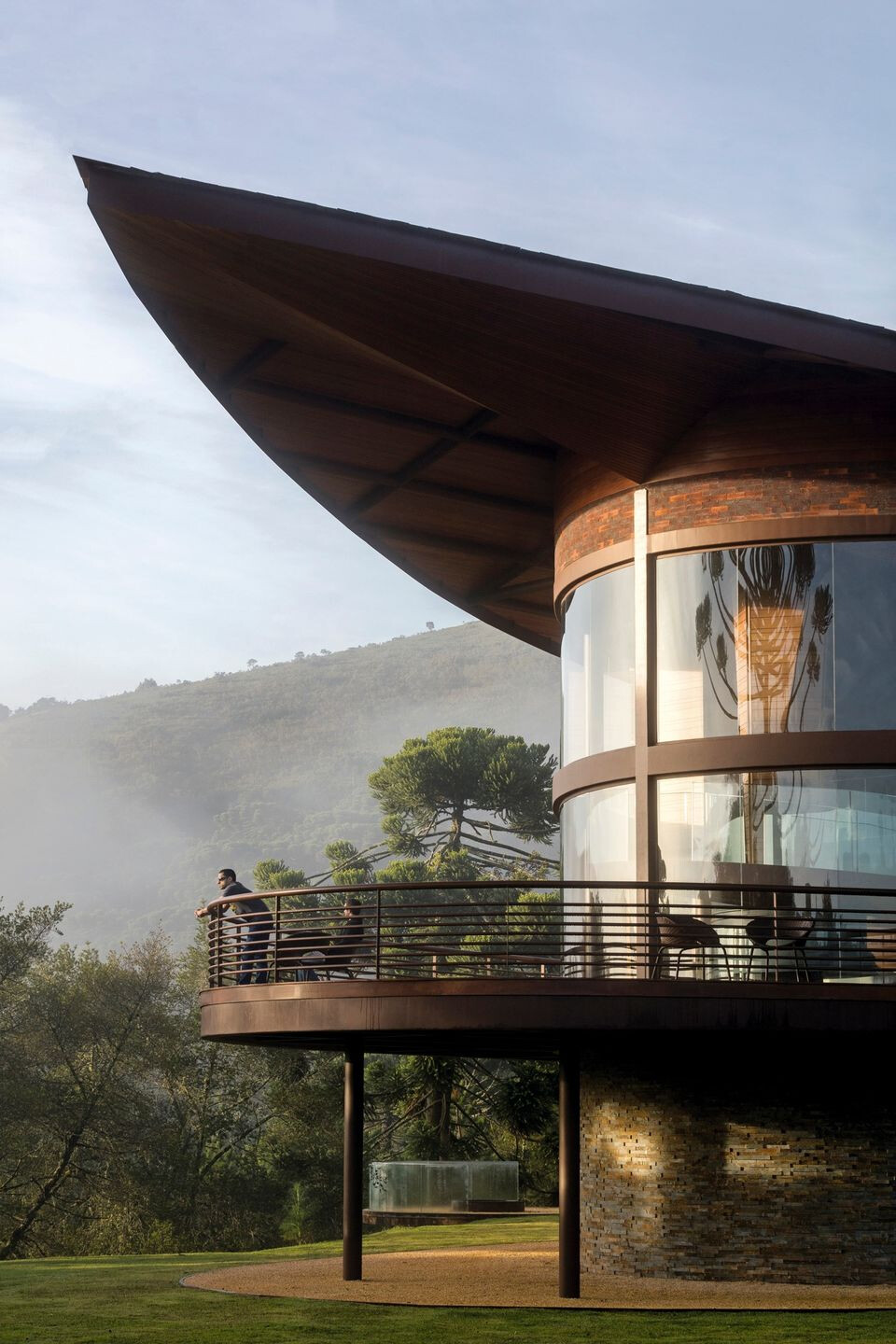 https://archello.com/story/72071/attachments/photos-videos/10 photo_credit Leonardo Finotti