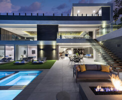 Los Tilos Hollywood Hills luxury modern architectural home