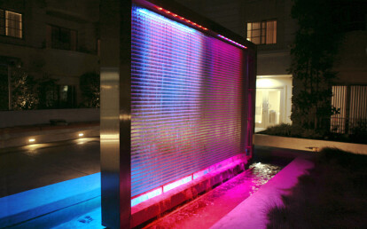 M13Z-247 wire mesh used as waterfall feature