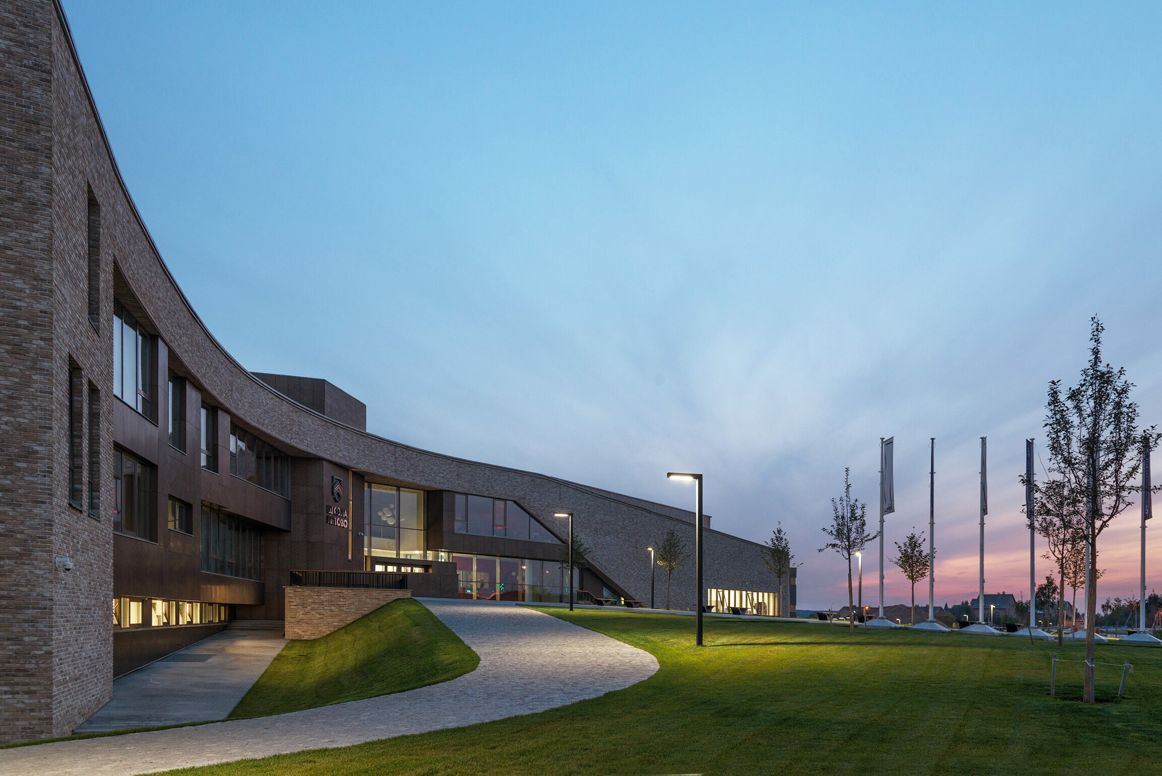 https://archello.com/story/75387/attachments/photos-videos/2 photo_credit NARODIZKIY