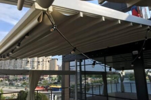 Aluminum Pergola M-OCEAN with automatic PVC roof