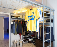 Walk-in closet