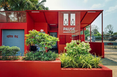 Pause - Restrooms