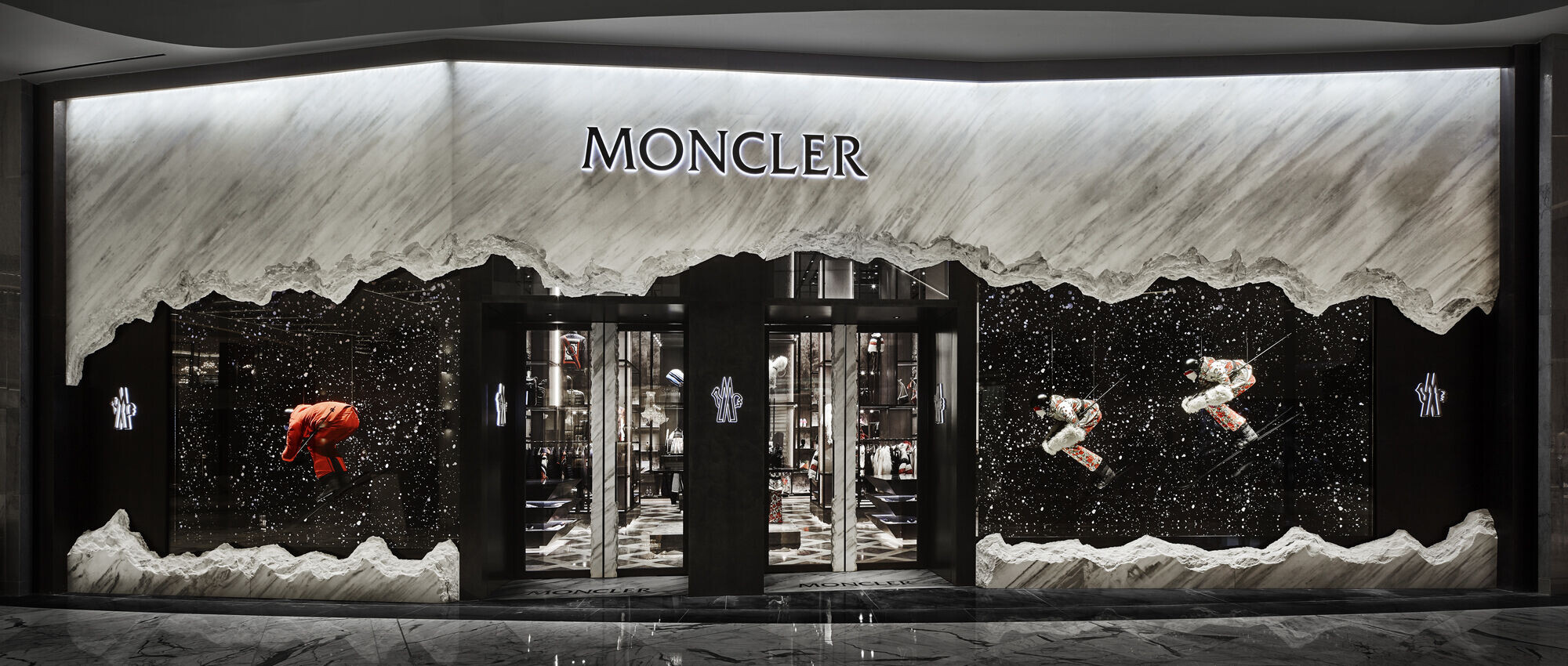 Moncler Dubai Mall | Curiosity | Archello