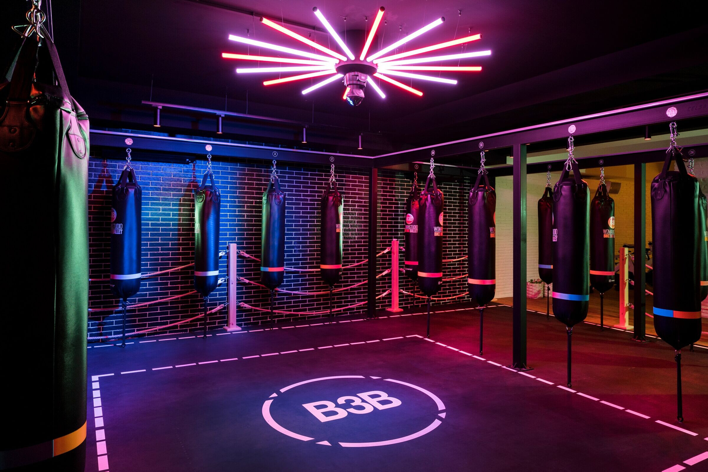 https://archello.com/story/80413/attachments/photos-videos/9 photo_credit B3B Woman Studio