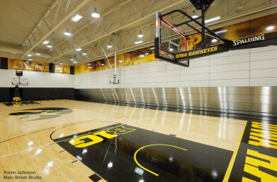 Skyfold movable wall sub-dividing a school gym