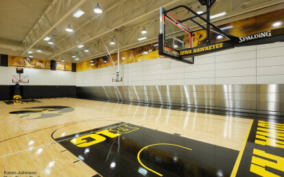 Skyfold movable wall sub-dividing a school gym