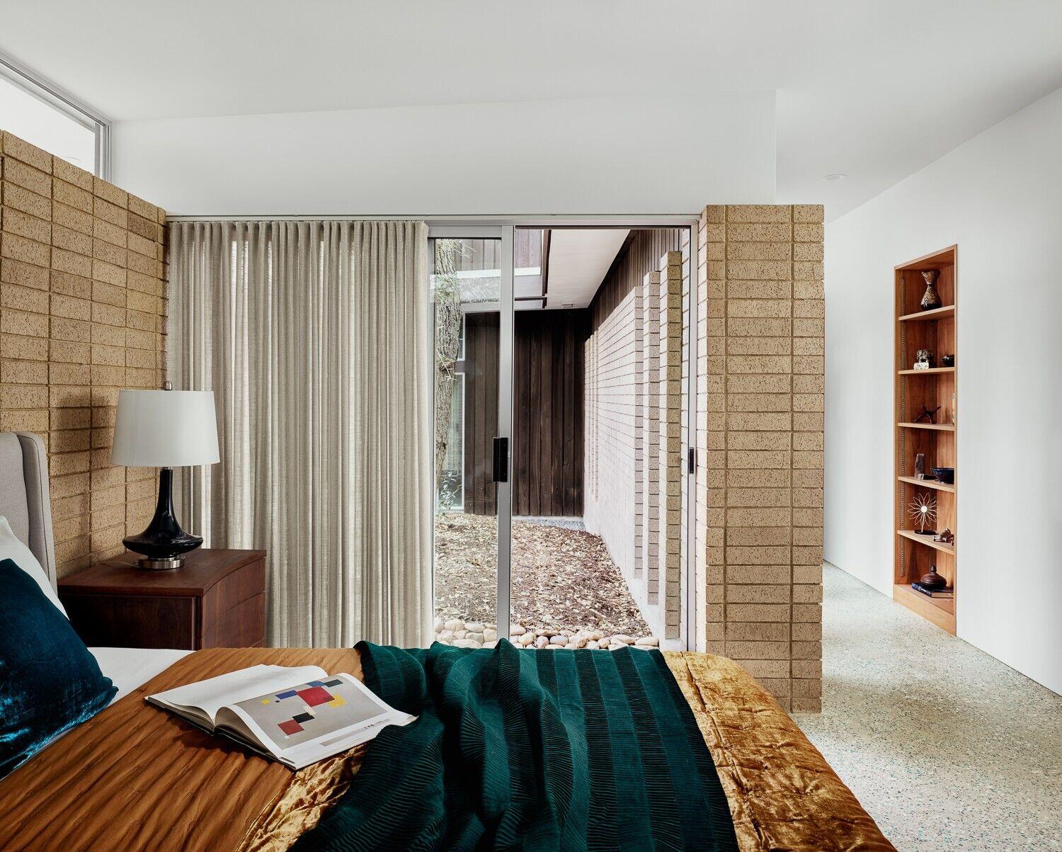https://archello.com/story/80883/attachments/photos-videos/11 photo_credit Casey Dunn