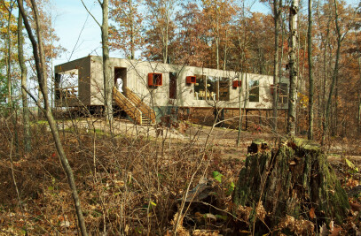 Peek-a-boo Cabin