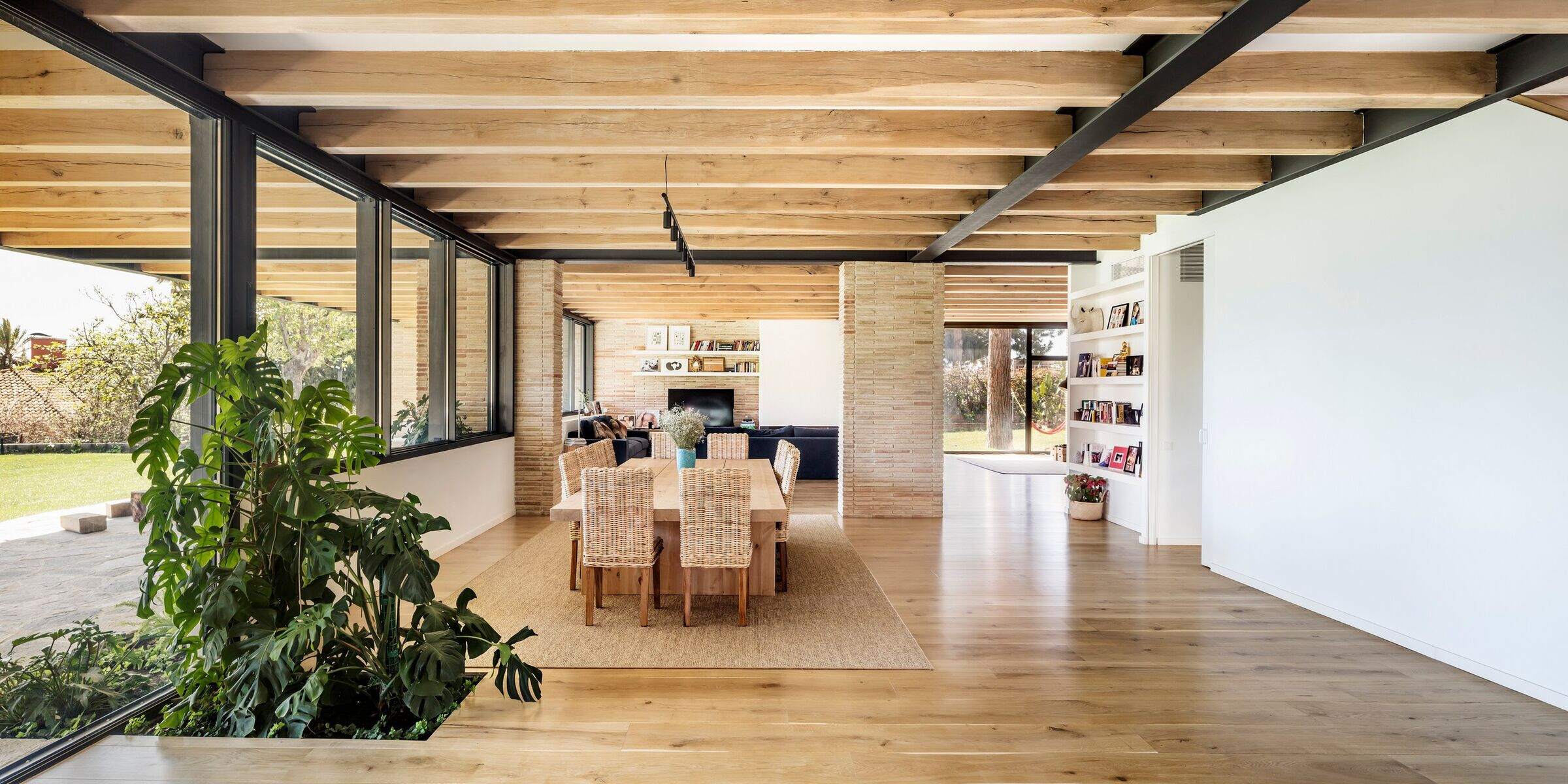 https://archello.com/story/82210/attachments/photos-videos/4 photo_credit Adrià Goula Sardà