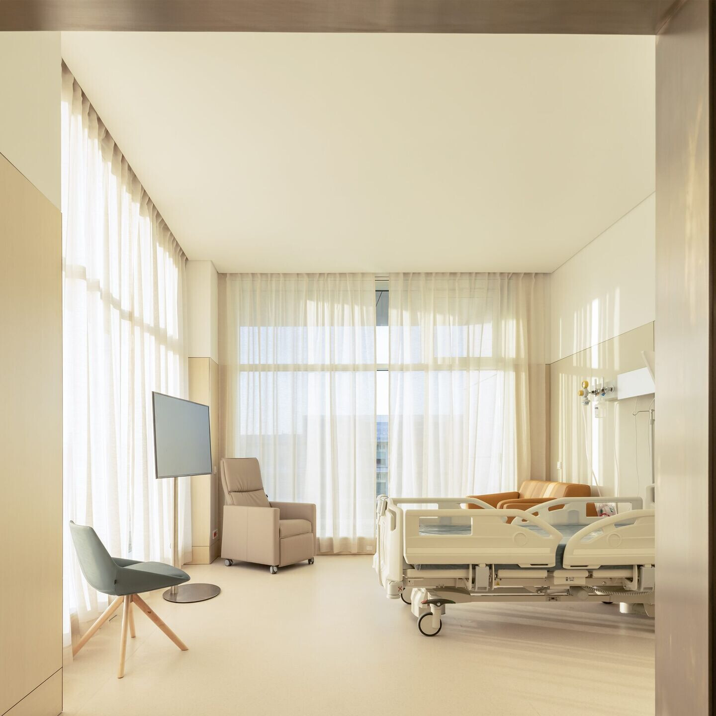 https://archello.com/story/84151/attachments/photos-videos/27 photo_credit Fernando Guerra / FG+SG