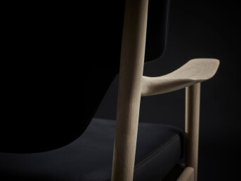 Veng Lounge Chair_Detail 1