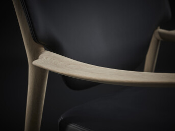 Veng LOunge Chair_Detail 2