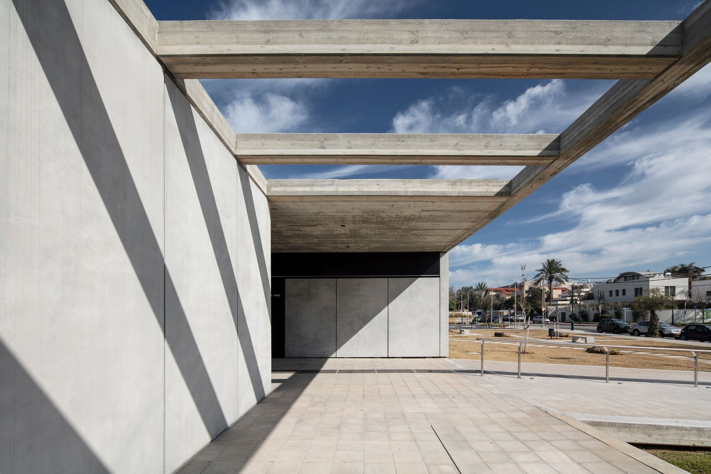 https://archello.com/story/85824/attachments/photos-videos/10 photo_credit Amit Geron