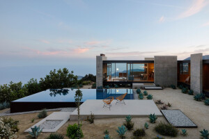 Saddle Peak Residence