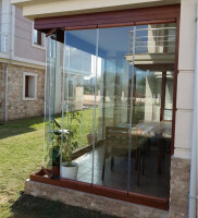 Frameless glazing system