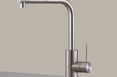 MIL205 - Deck mounted mixer with swivelling spout and pull-out hand shower